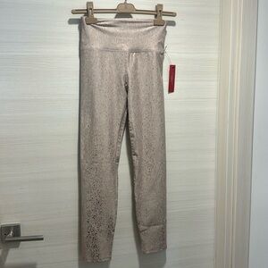 Carbon 38 legging NWT size M